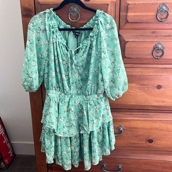 NWT J.NNA Women’s Light green And Coral Floral Dress, Size Medium. - Picture 1 of 8